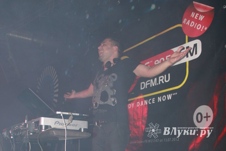 Самая танцевальная радиостанция отметила год вещания в Великих Луках