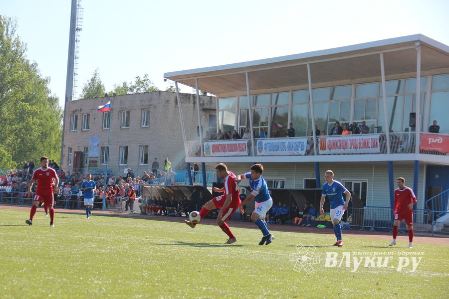 Великолучане проиграли последний домашний матч дебютного сезона (ФОТО)