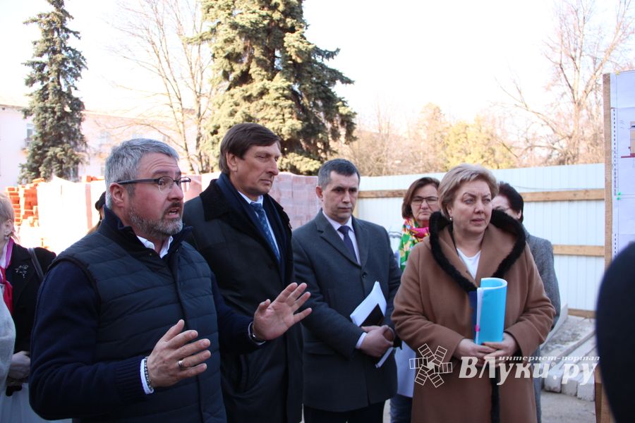 В театре не могут быть пластиковые окна... (фото)