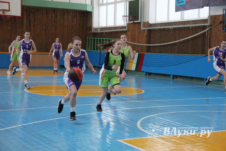 В Великих Луках прошёл дивизиональный этап лиги «КЭС-БАСКЕТ» (ФОТО)