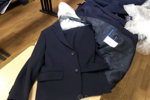 В школах города осуществляется продажа школьной формы