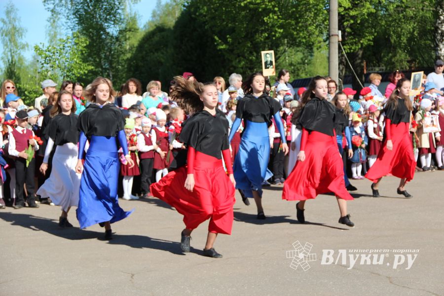 Юные великолучане почтили память бойцов Великой войны (ФОТО)