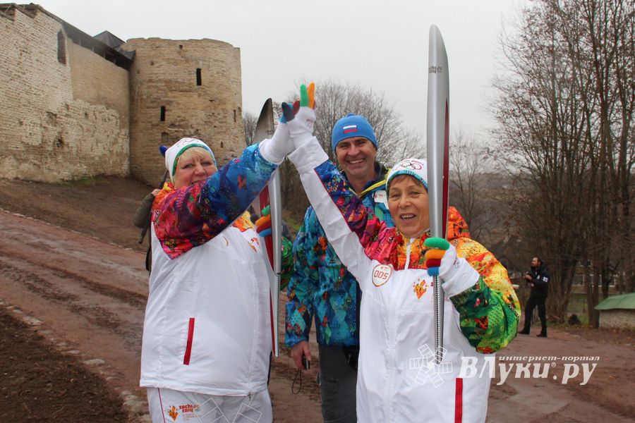 Эстафета Олимпийского огня в Изборске и Пскове