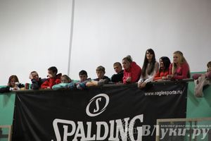 Команда «Экспресс» стала обладательницей Кубка г. Великие Луки по баскетболу