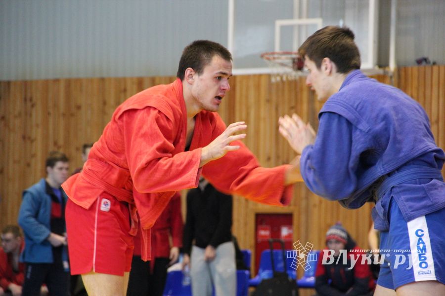 Всероссийские соревнования по самбо проходят в Великих Луках (ФОТО, 0+)
