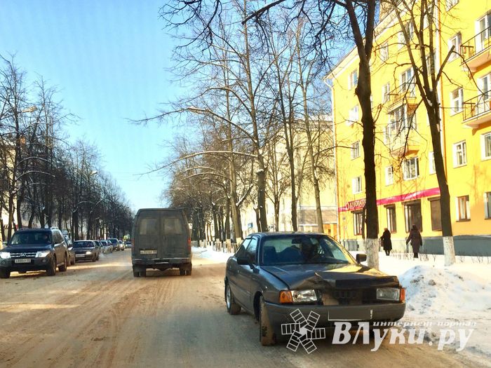 ФОТОФАКТ: ДТП на проспекте Ленина