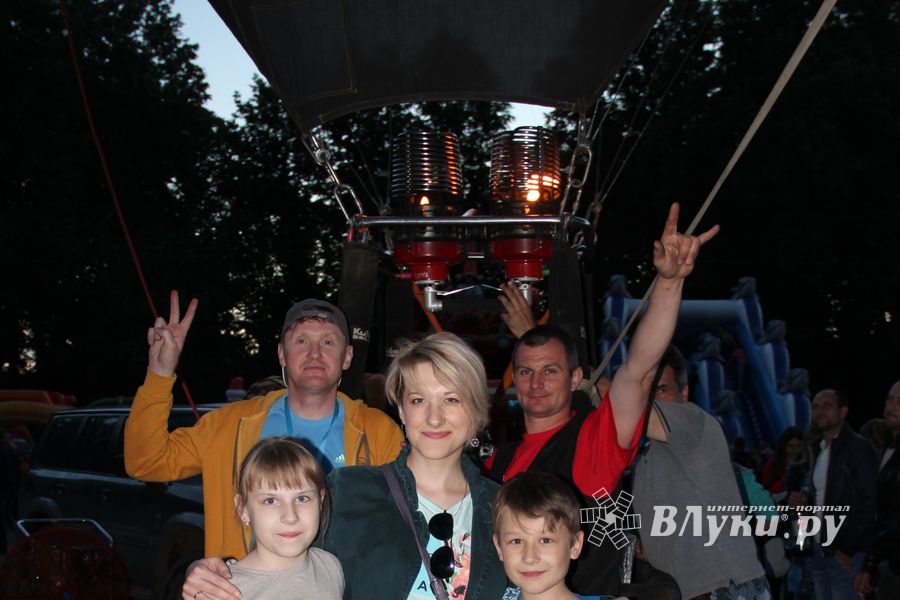 22-я Международная встреча воздухоплавателей завершилась традиционным ночным свечением аэростатов (ФОТО)