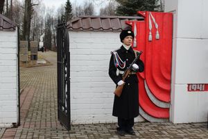 Родственники погибших солдат приняли участие в возложении цветов в Великих Луках