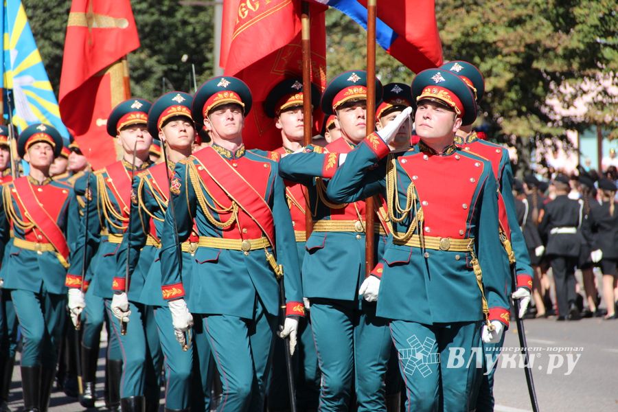 Военный парад в Великих Луках, часть II (ФОТО)
