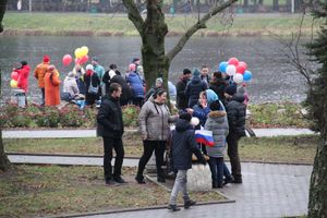 Митинг и праздничные гуляния в Великих Луках (ФОТО)