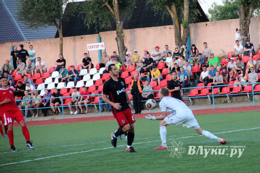 Хороший футбол без забитых мячей — «Луки-Энергия» сыграла с «Локомотив-Казанка» (ФОТО)