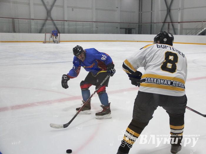 Великолукские хоккеисты одержали победу на домашнем льду (ФОТО)