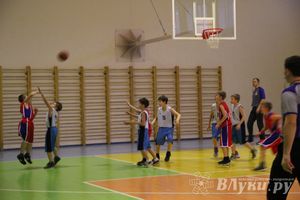 Великолукские баскетболисты стали победителями междугородних соревнований по баскетболу