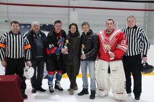 Памятный турнир по хоккею прошел в великолукском «Айсберге» (ФОТО)
