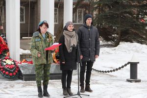 Великолучане почтили память героев-десантников