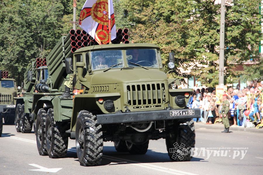 Военный парад в Великих Луках, часть II (ФОТО)