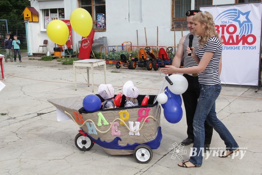«Парад детских колясок» в День семьи, любви и верности (ФОТО)