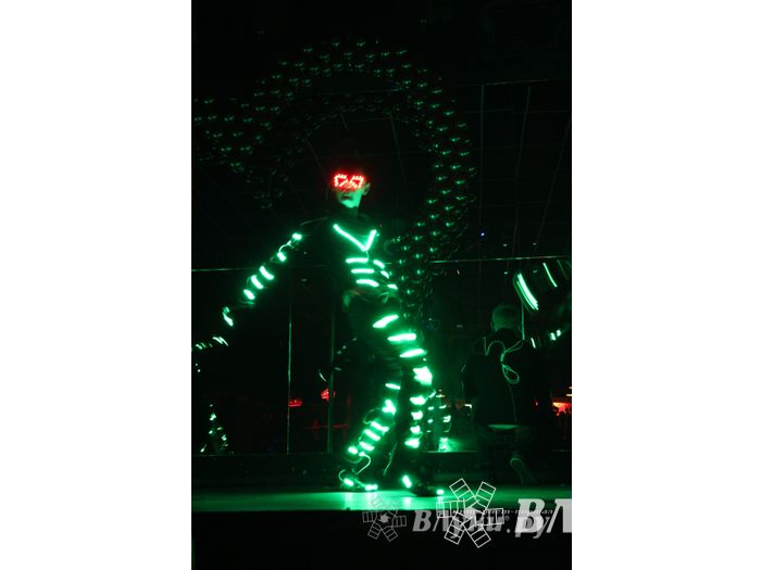 14 февраля в клубе «Хотэй» состоялось ежегодное шоу для влюбленных «Love Story»