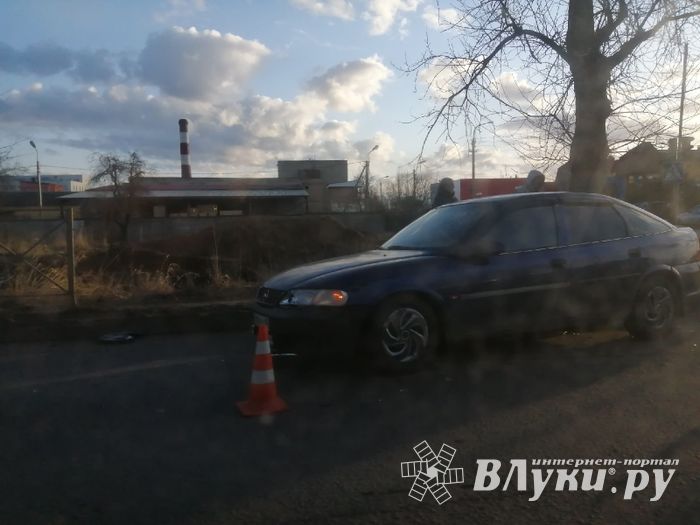 В Великих Луках произошло ДТП (ФОТО)