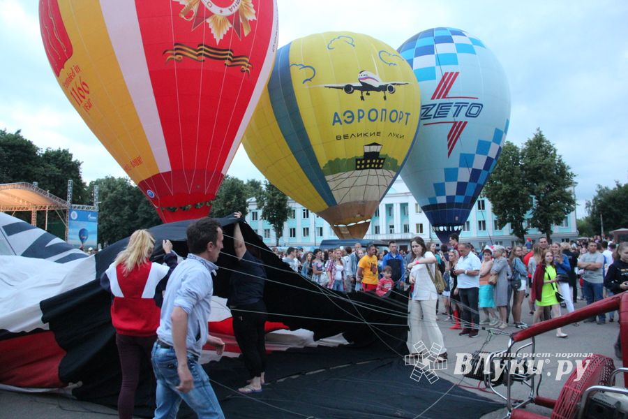 Ночным свечением аэростатов завершилась 24-я Международная встреча воздухоплавателей (ФОТО)