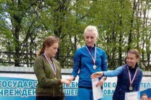 В Великих Луках на легкоатлетических соревнованиях одними из победителей стали полицейские (ФОТО)