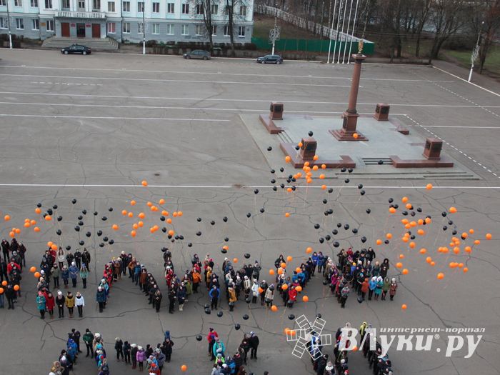 Сегодня над Великими Луками летели шары