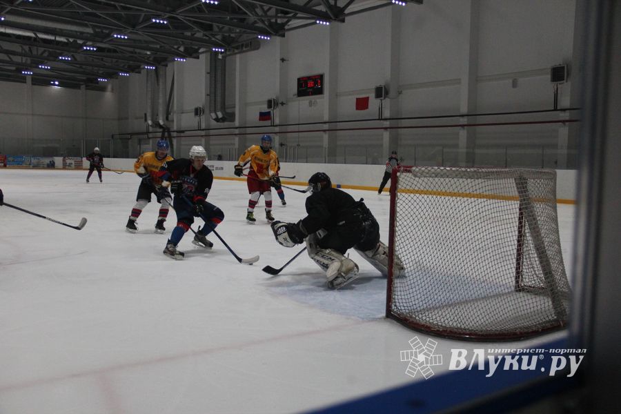 Две великолукские хоккейные команды провели встречу в рамках Чемпионата Псковской (ФОТО)