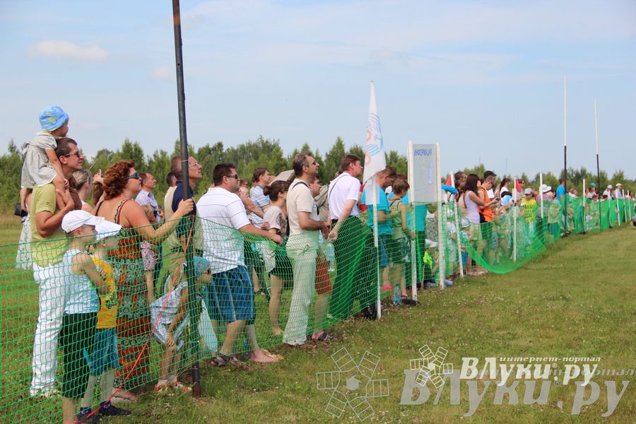 В Великих Луках прошли воздушные бои (фото)
