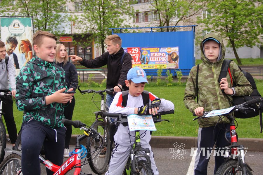 Зигзаг здоровья выполнили великолукские велосипедисты (ФОТО)