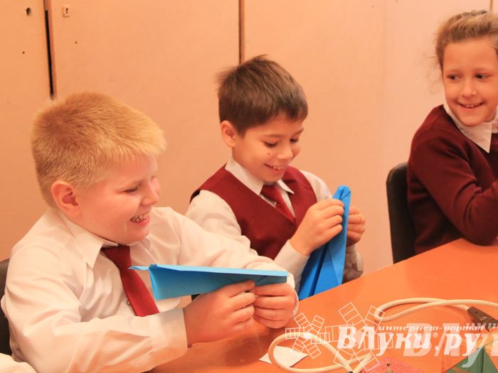 Великолукских лицеистов посвятили в «Маленькие мастера»