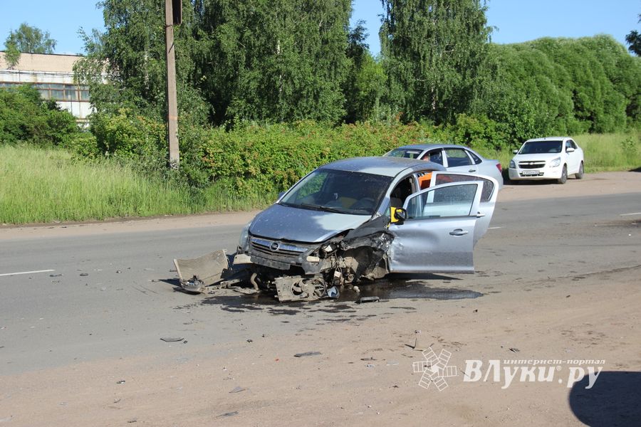 ДТП с участием трёх автомобилей на улице Гоголя (ФОТО)