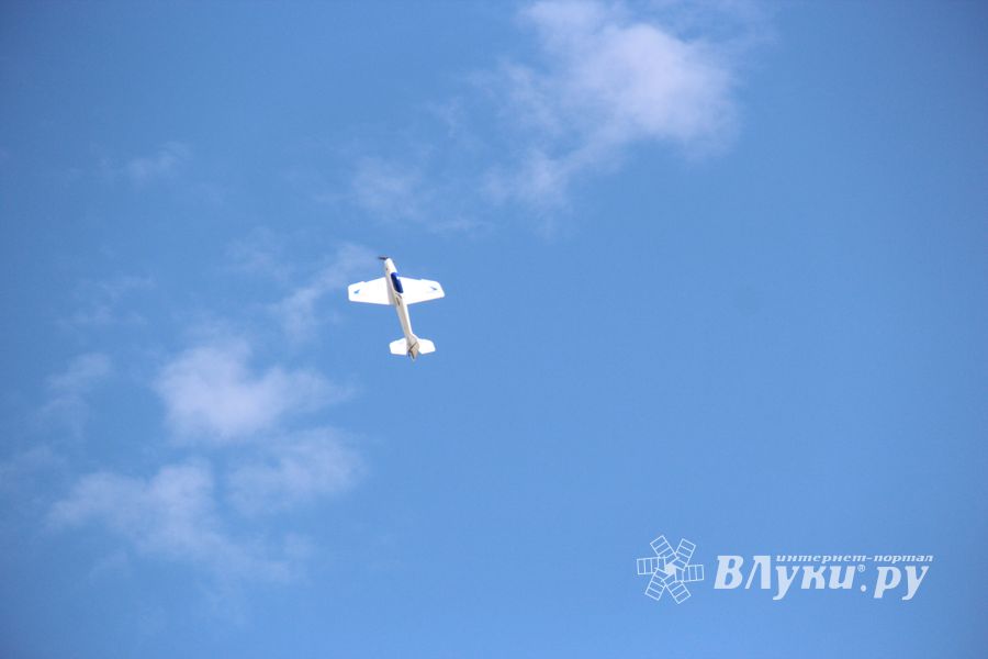 В Великих Луках проходит 7-й Фестиваль авиамодельного спорта (ФОТО)