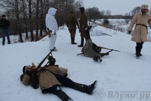 Реконструкция битвы за освобождение Великих Лук