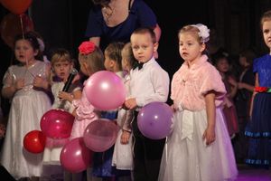 Юные артисты ГДК им. Ленина поздравили мам с праздником (ФОТО)