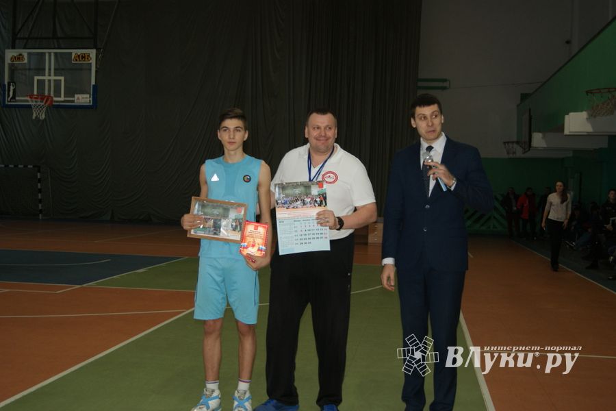 Великолучане завоевали бронзу на Международном турнире по баскетболу (ФОТО)