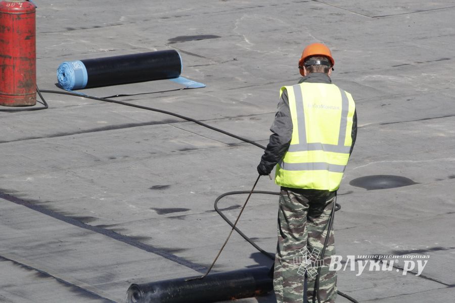 В Великих Луках полным ходом идёт бетонная подготовка  физкультурно-оздоровительного комплекса (ФОТО)