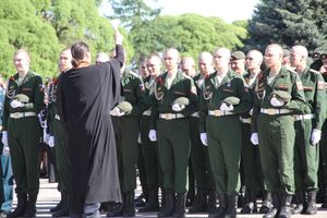 Парад в честь Дня Победы прошел в Великих Луках (ФОТО)