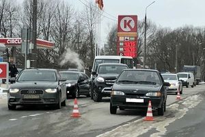 На Гагарина из-за ДТП затруднено движение транспорта (ФОТО)