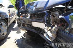 ДТП на перекрёстке проспектов Ленина и Октябрьского (ФОТО)