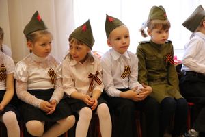 Юные великолучане отметили День победы (ФОТО)