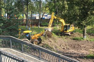В великолукском парке приступили к планировке территории (ФОТО)