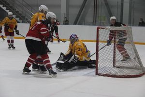 Хоккейные матчи чемпионатов города Великие Луки и Псковской области по хоккею прошли в СОК «Айсберг» (ФОТО)