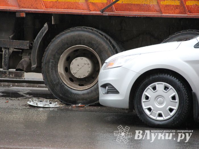 В Великих Луках произошло ДТП (ФОТО)