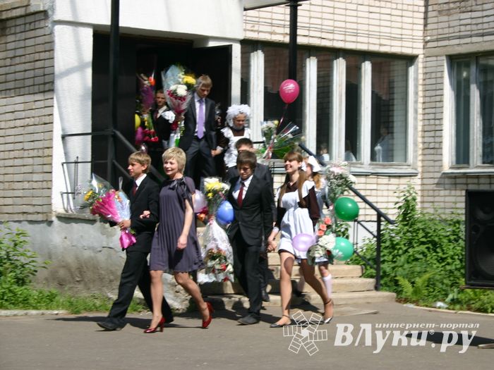 Сегодня в городе проходят последние звонки