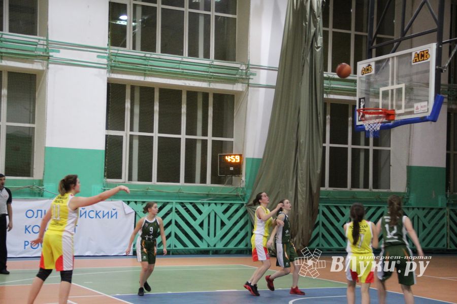 Лицеисты стали абсолютными чемпионами школьной баскетбольной лиги Великих Лук (ФОТО)