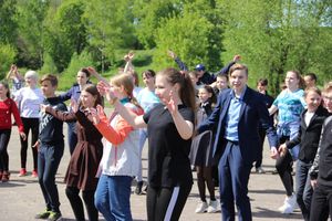 Спецназ «разгромил» на Дятлинке «банду»