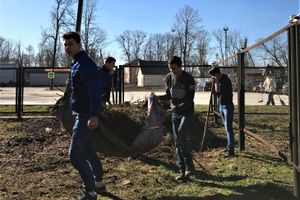 Студенты Великолукского политехнического колледжа вышли с вилами (ФОТО)