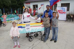 «Парад детских колясок» в День семьи, любви и верности (ФОТО)