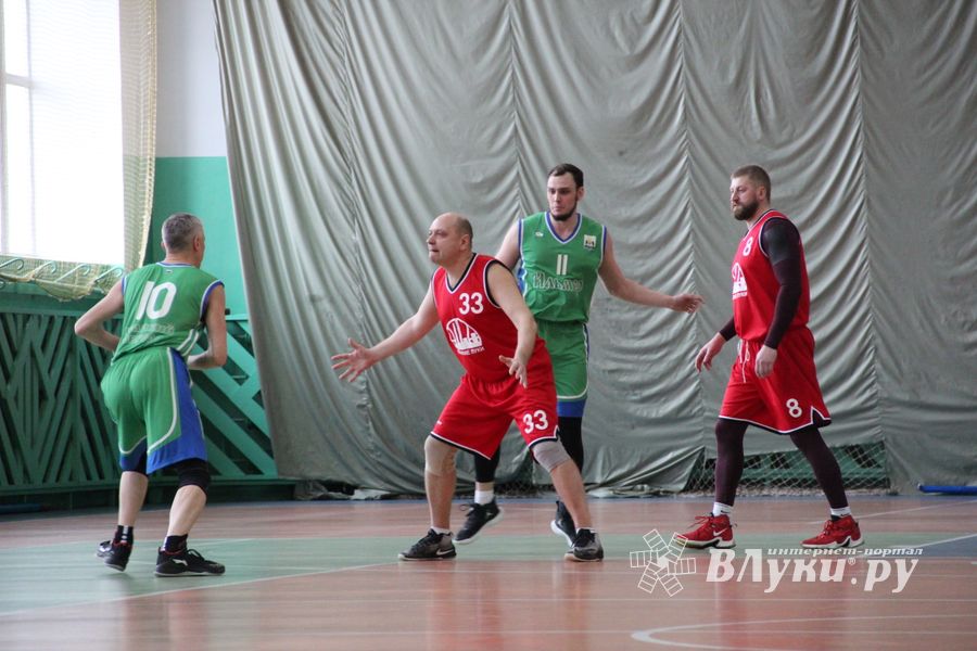 Великолучане — серебряные призеры межрегионального турнира ветеранов баскетбола (ФОТО)