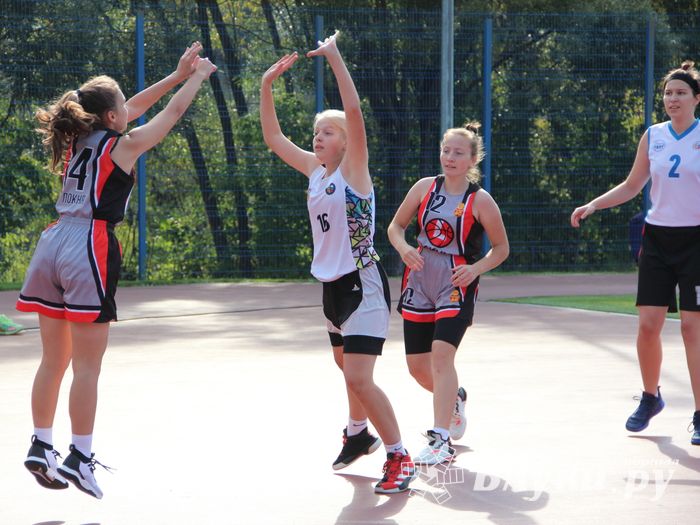 В Великих Луках прошли региональные соревнования «Оранжевый мяч» (ФОТО)